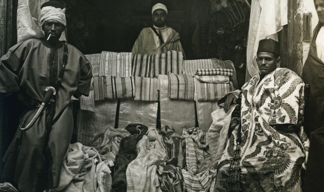 “تجار السلطان” حكاية تحكم المخزن في الاقتصاد المغربي